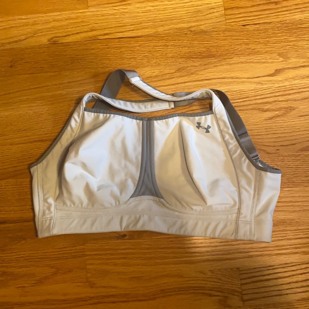 Under Armour White padded sports bra 34-36